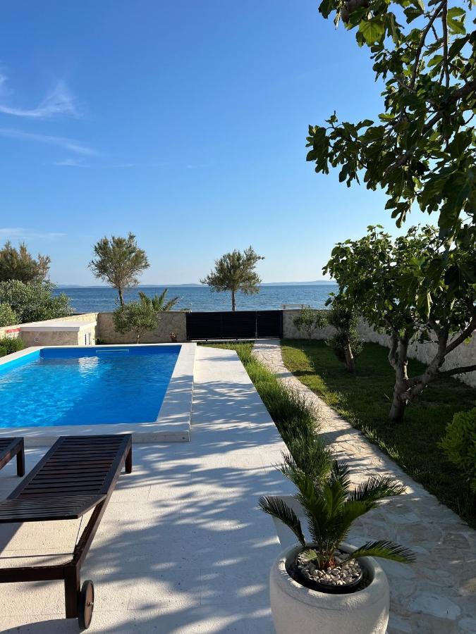 Holiday House Laura Vir Extérieur photo